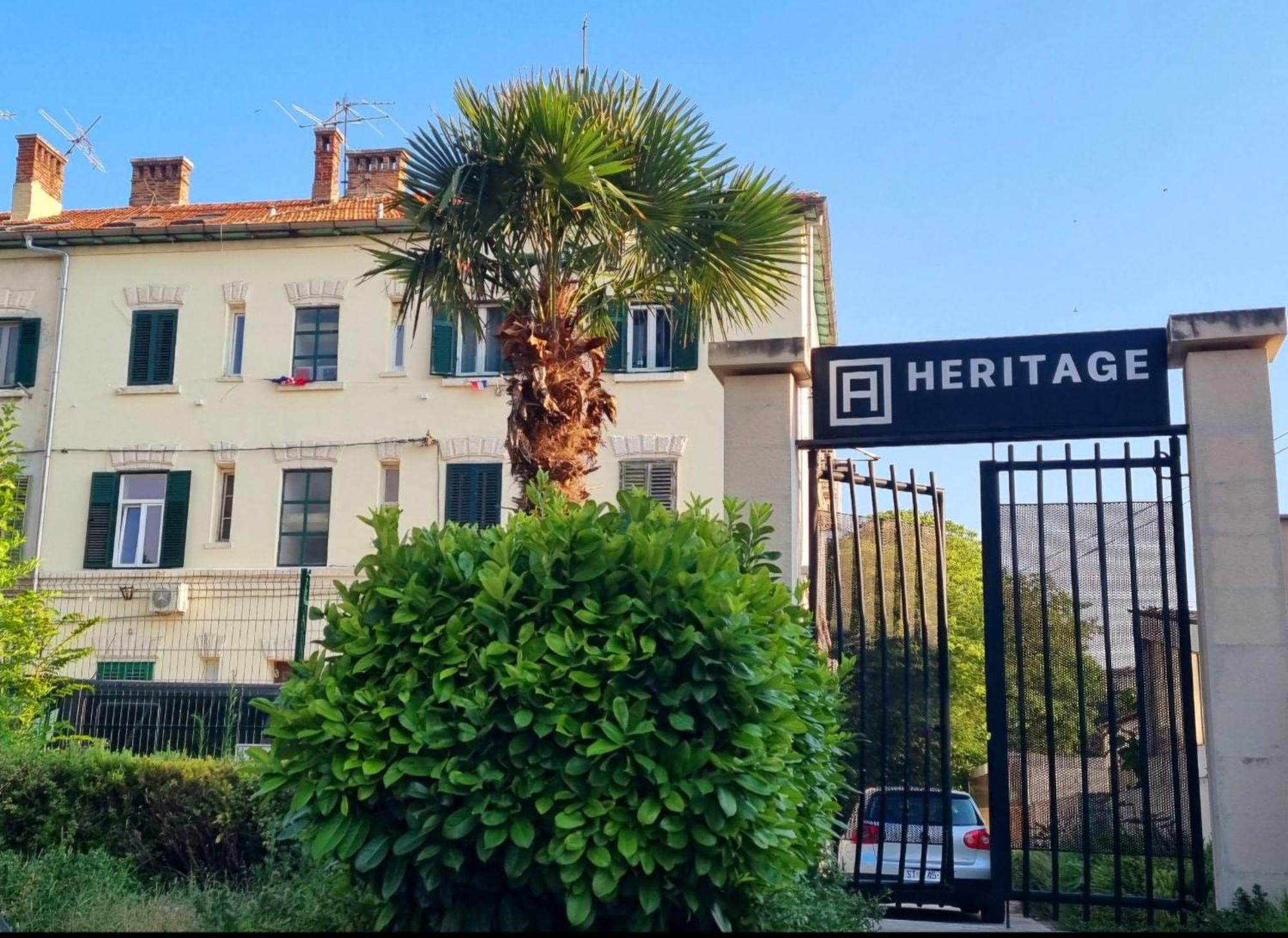 A Heritage سبليت المظهر الخارجي الصورة
